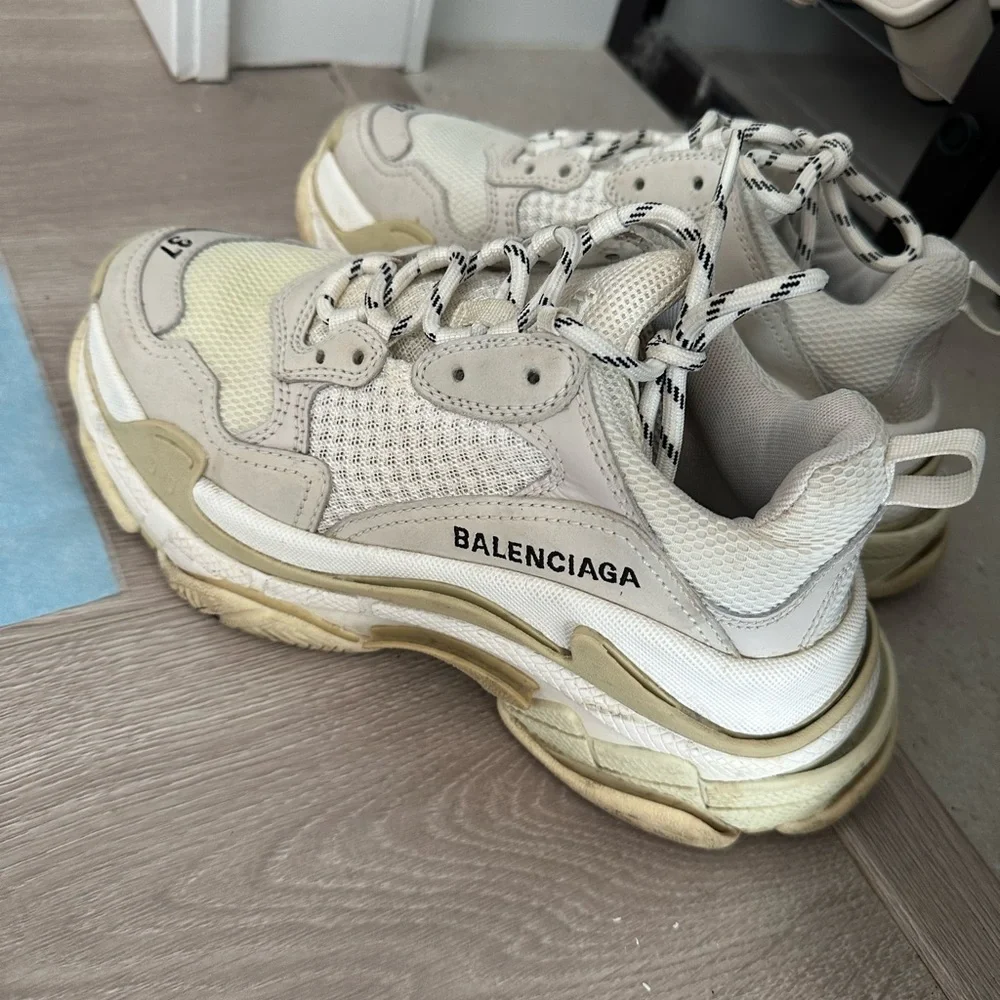Used Womans balenciaga sneakers in size 37 - Picture 3 of 6